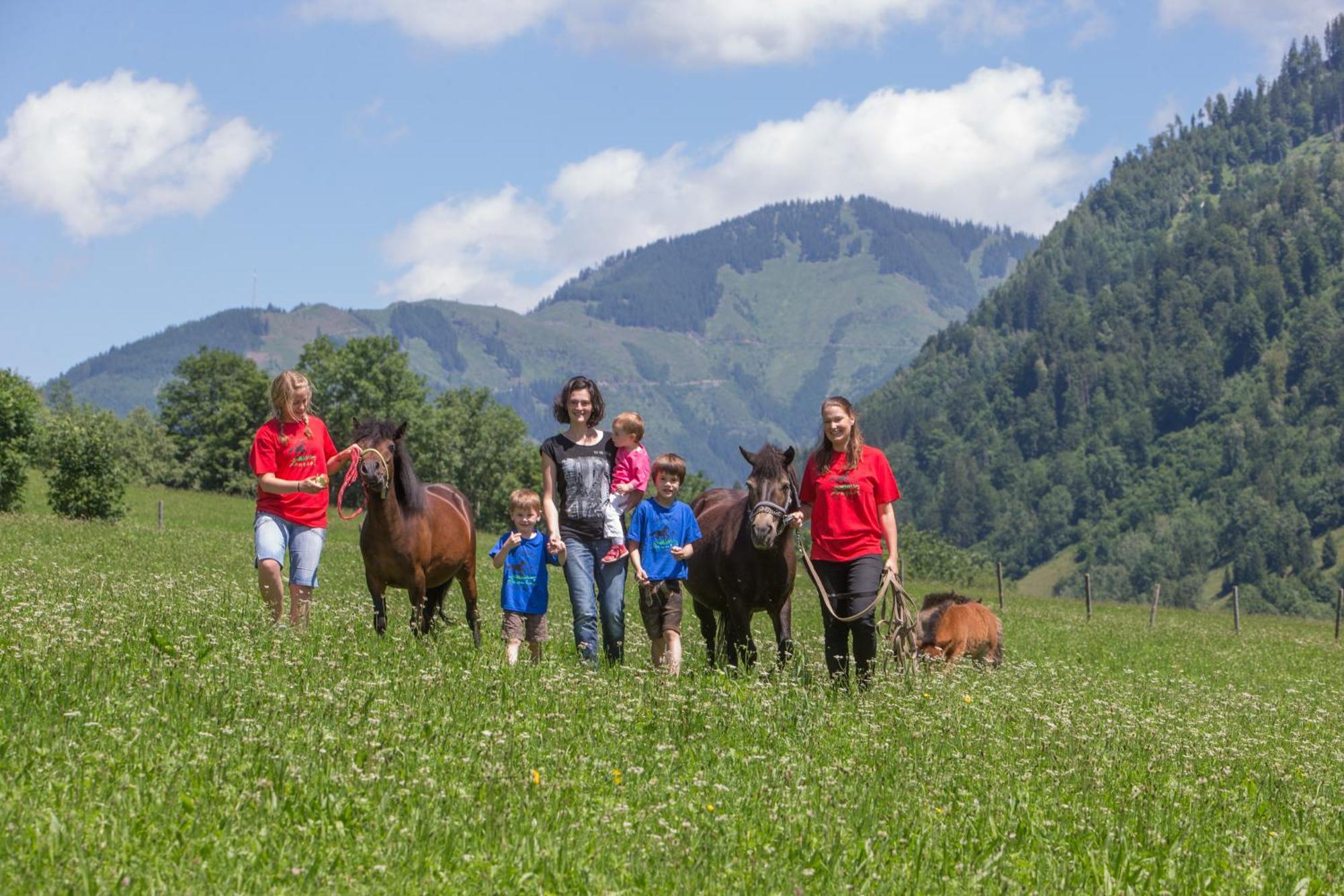 Feriendorf Ponyhof Hotell Fusch an der Grossglocknerstrasse Exteriör bild