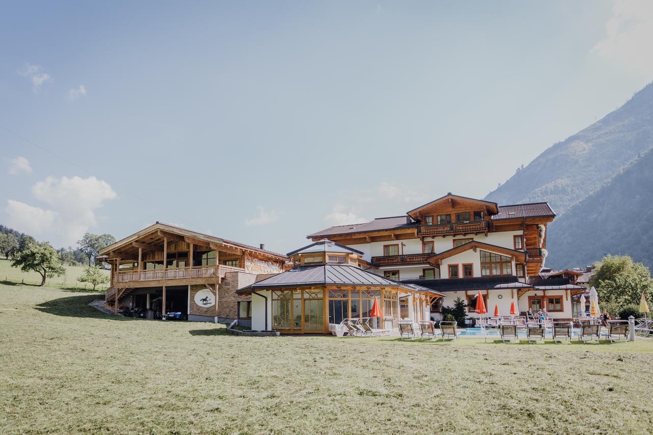 Feriendorf Ponyhof Hotell Fusch an der Grossglocknerstrasse Exteriör bild