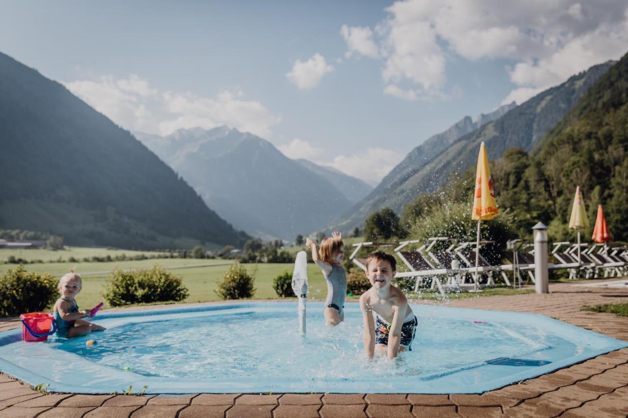 Feriendorf Ponyhof Hotell Fusch an der Grossglocknerstrasse Exteriör bild